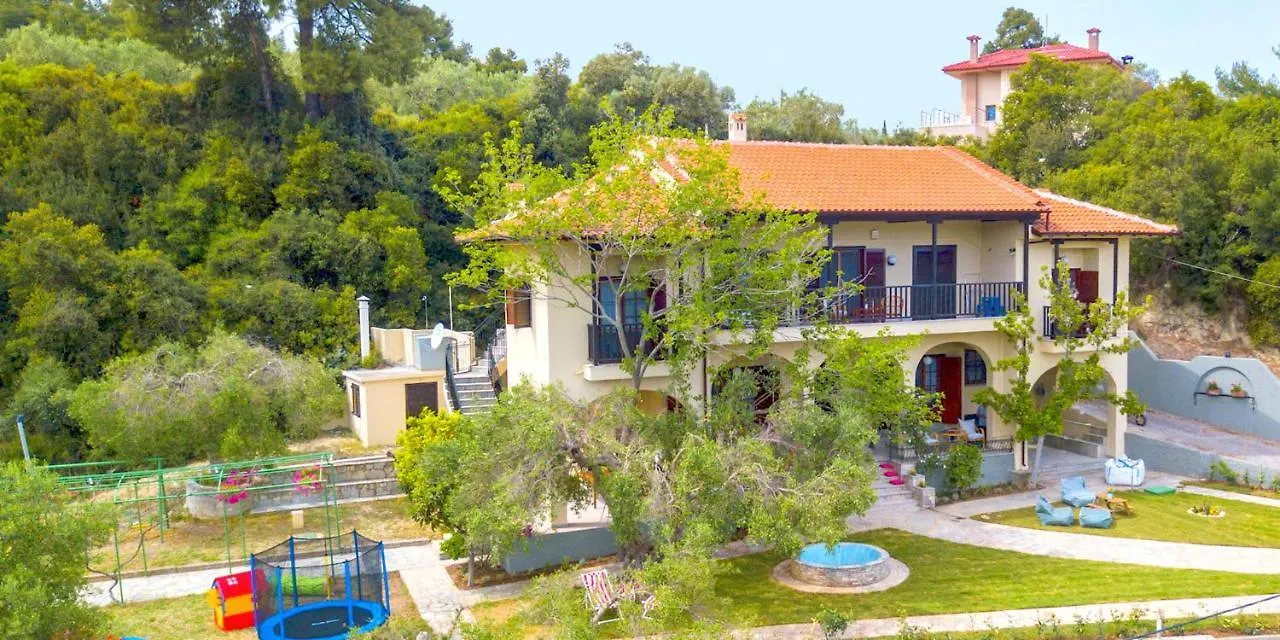 Willow Sea View Villa, 크리오피지